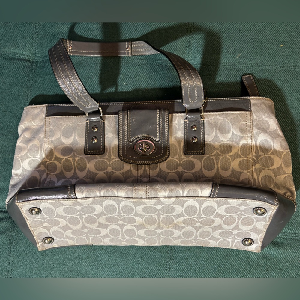 Coach Gray and Cream Signature Shoulder Bag - Picture 5 of 11